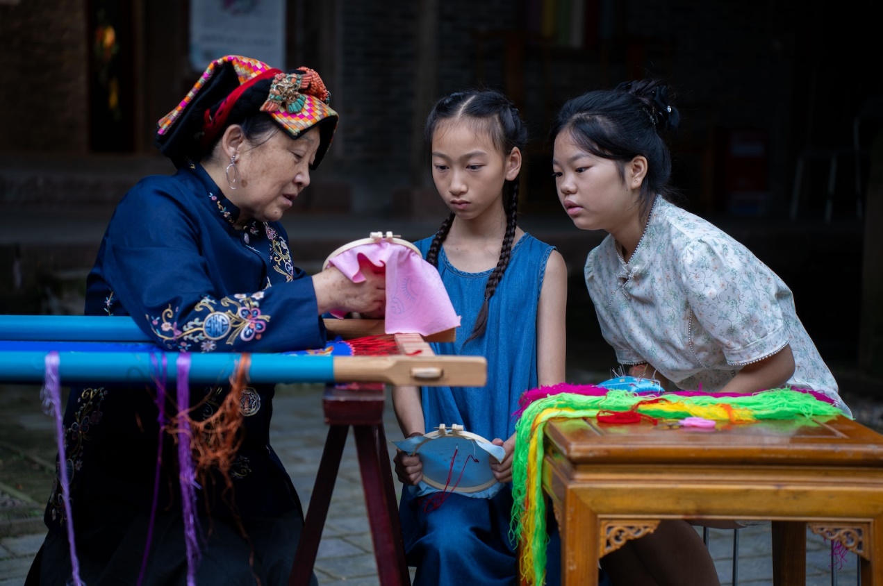 藏羌織繡：創新讓非遺走向世界