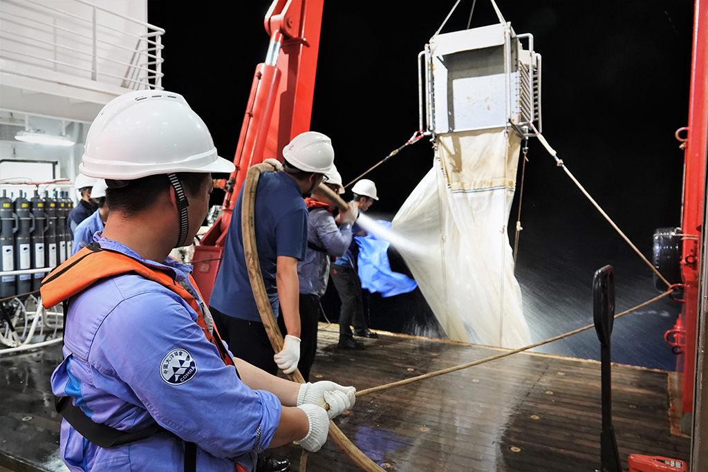 96һ̖ƿ꠆TʹTϵĸ֌ϾWOMЛ_ϴ