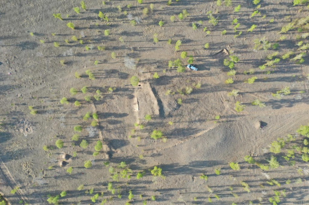 元寶山積石冢發掘前（資料照片）。新華社發
