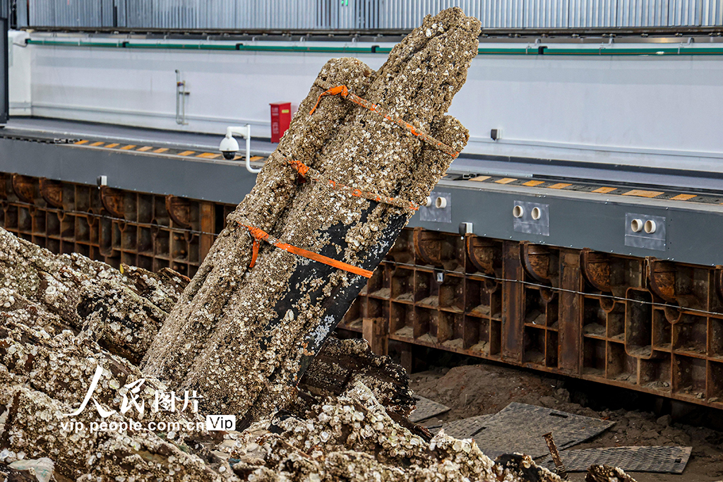 長江口二號古船考古試掘啟動【10】