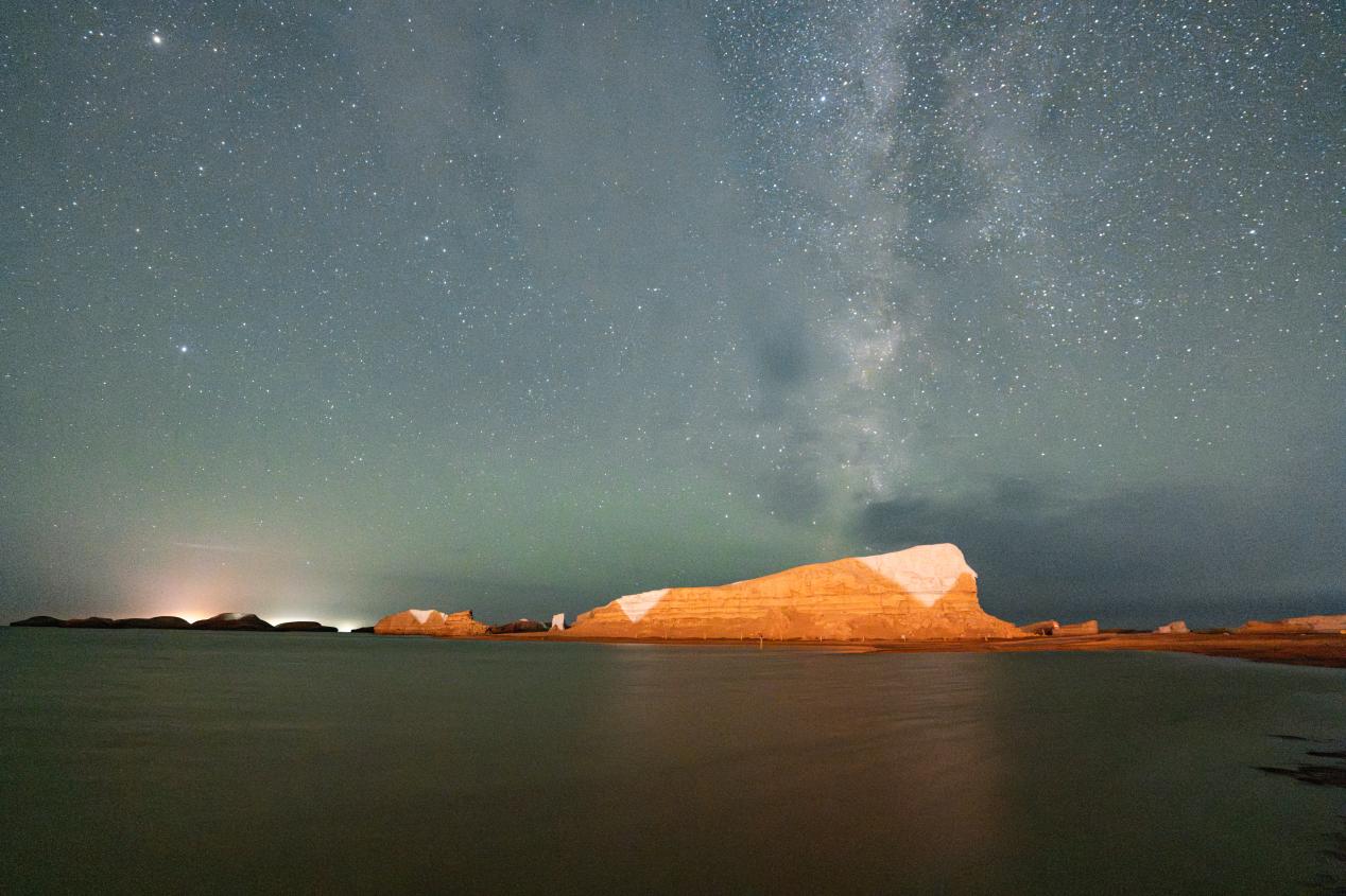 海西州烏素特（水上）雅丹地質公園星空。陳柏全攝