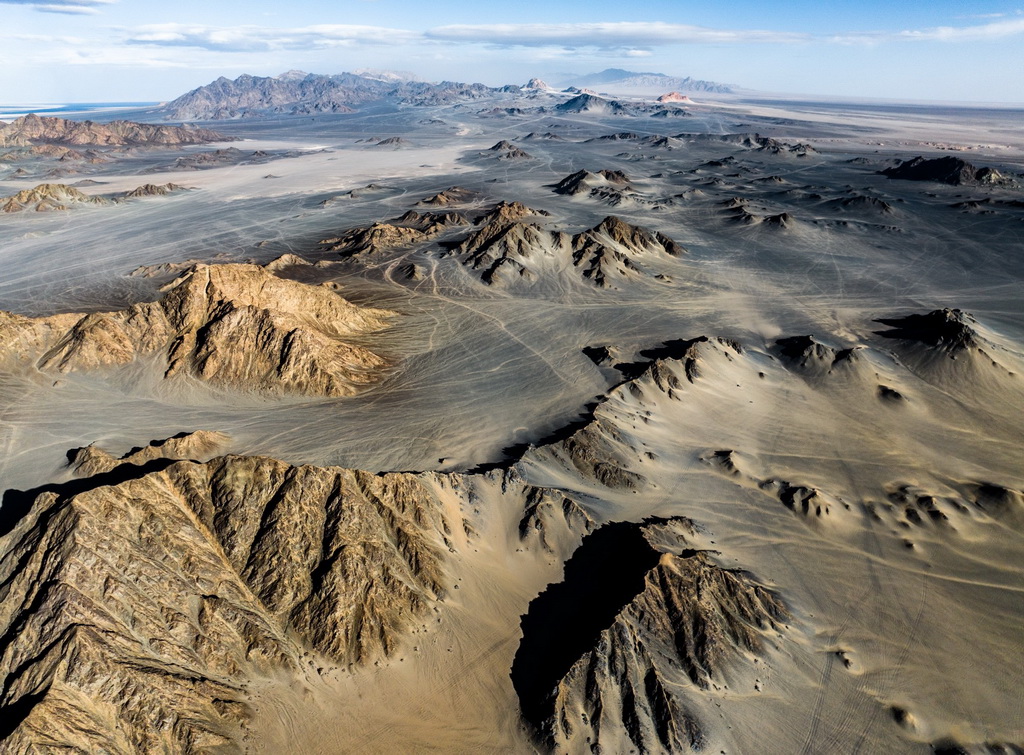 位于青海省海西州茫崖市冷湖鎮的黑獨山，猶如一幅壯美的水墨畫。陳柏全攝