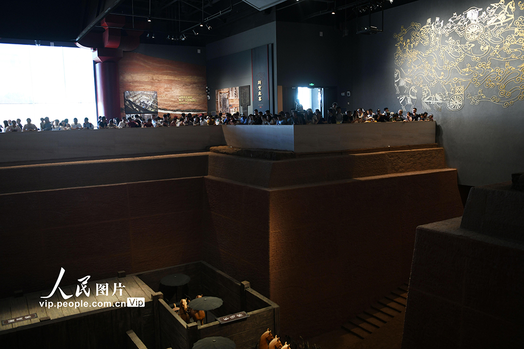 南昌漢代?；韬顕鴩铱脊胚z址公園游人如織【5】