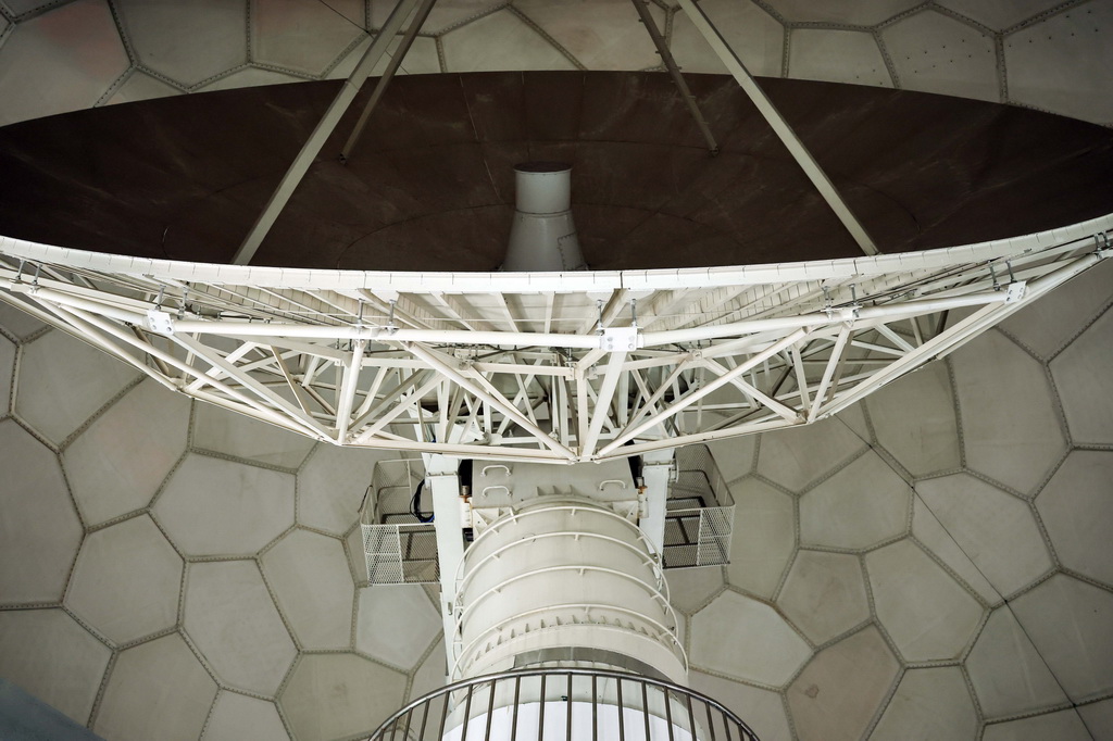 10月11日在黑龍江佳木斯氣象衛星地面站拍攝的衛星數據接收天線。新華社發（蘭紅光攝）