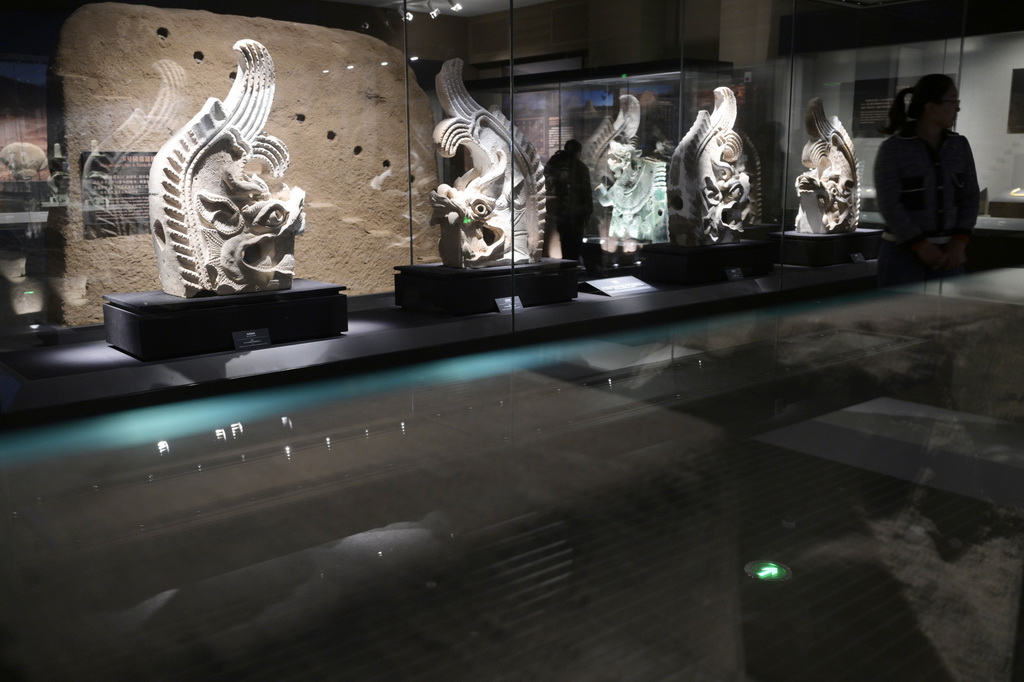 10月30日，游客在寧夏銀川西夏陵博物館參觀。