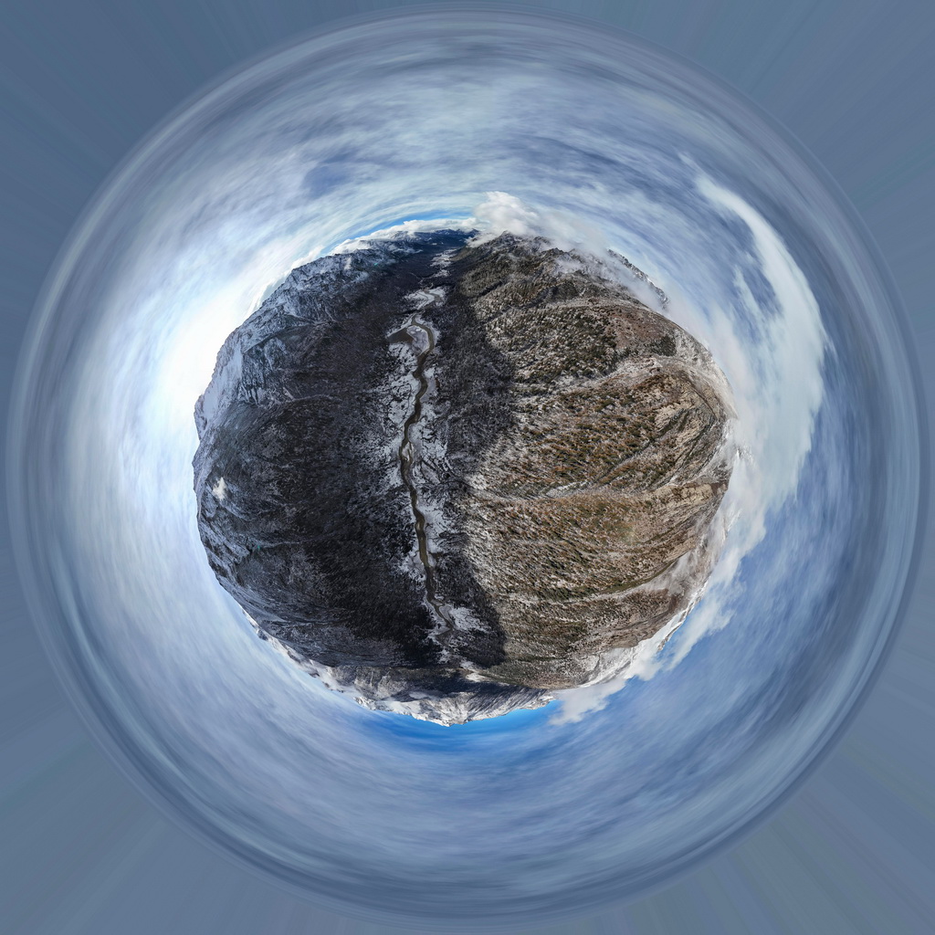 這是11月4日拍攝的多瀑溝景區（無人機全景照片）。