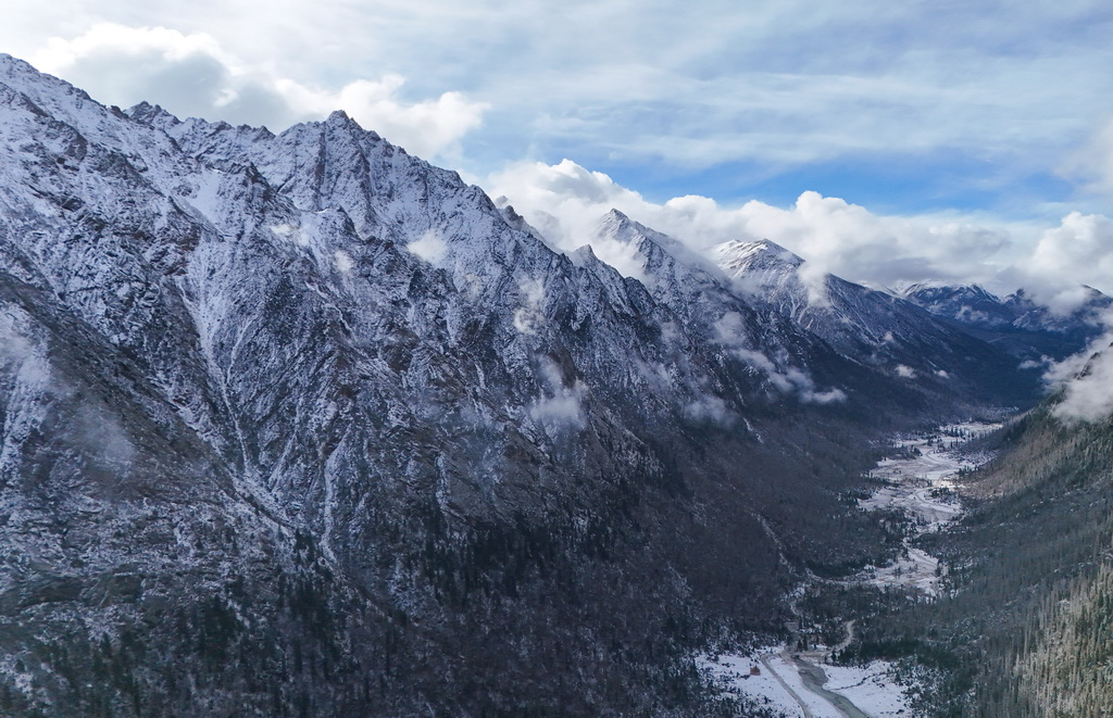 這是11月4日拍攝的多瀑溝景區（無人機照片）。