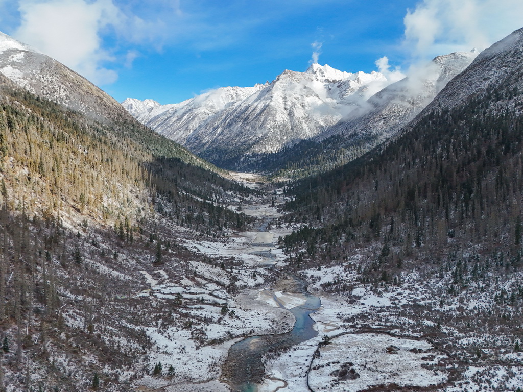這是11月4日拍攝的多瀑溝景區（無人機照片）。