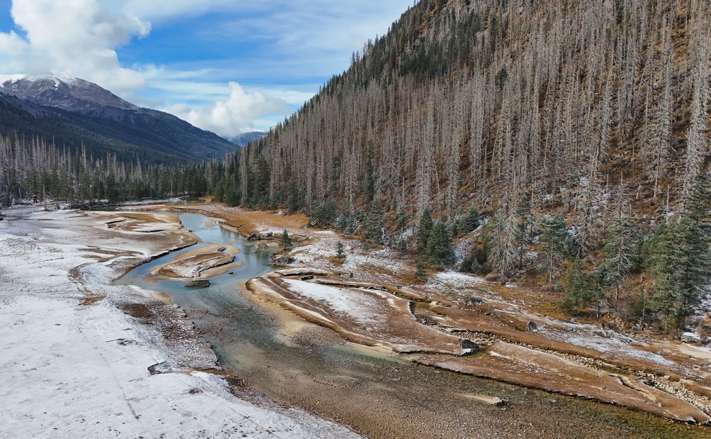 這是11月4日拍攝的多瀑溝景區（無人機照片）。
