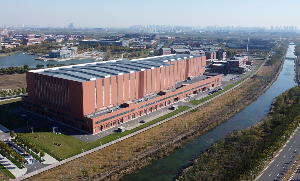 這是11月5日拍攝的位于天津大學北洋園校區的國家重大科技基礎設施“大型地震工程模擬研究設施”（無人機照片）。