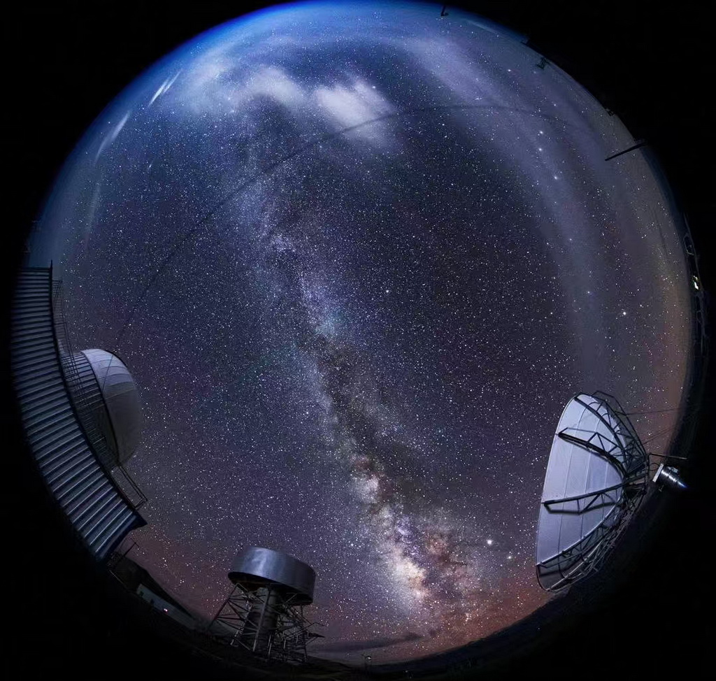 星空下的國家天文臺阿里觀測站（資料照片）。新華社發