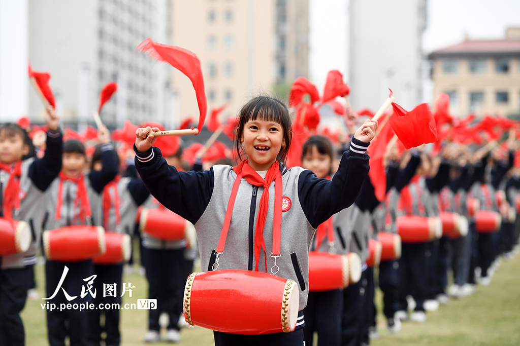 江西樟樹：傳統腰鼓 舞動校園【2】