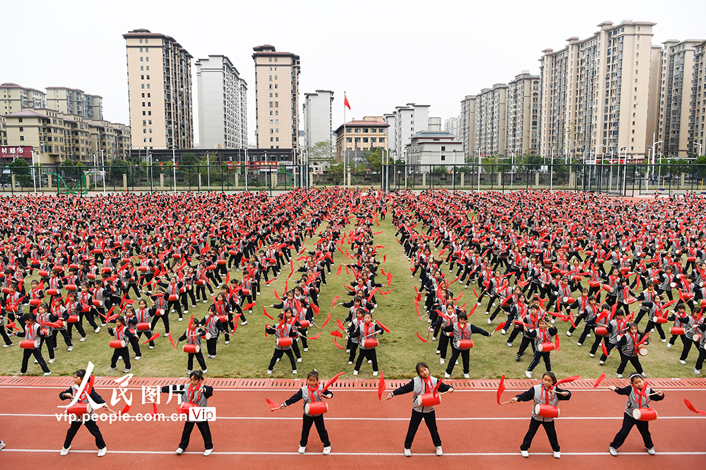 江西樟樹：傳統腰鼓 舞動校園【4】
