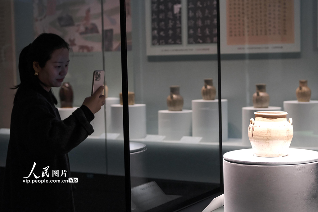 湖南長沙：“我有方寸心——唐長沙窯瓷器詩文特展”開展【5】