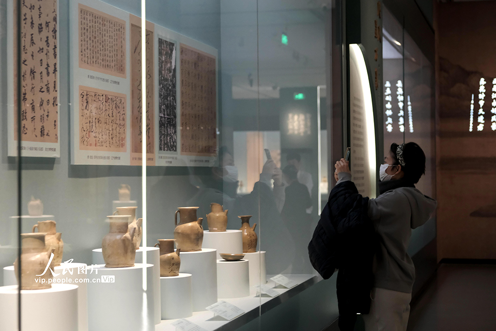 湖南長沙：“我有方寸心——唐長沙窯瓷器詩文特展”開展【9】