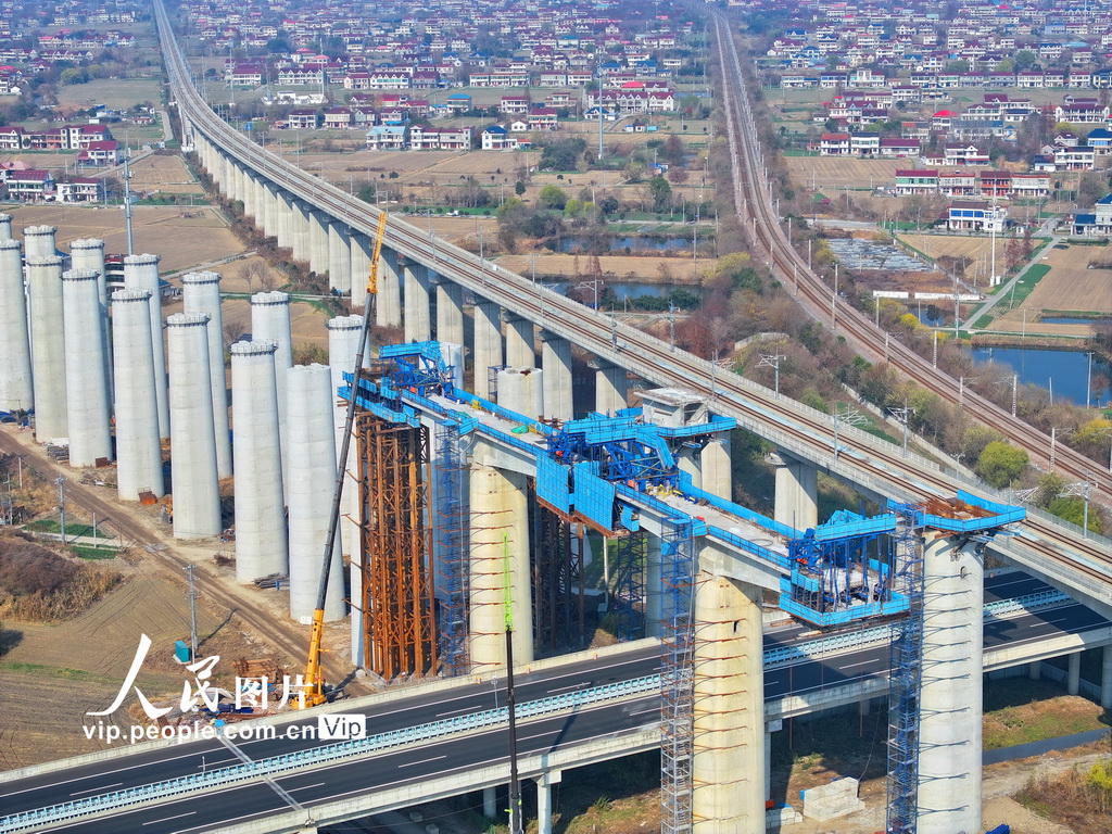 北沿江高鐵跨通揚運河特大橋施工忙【4】