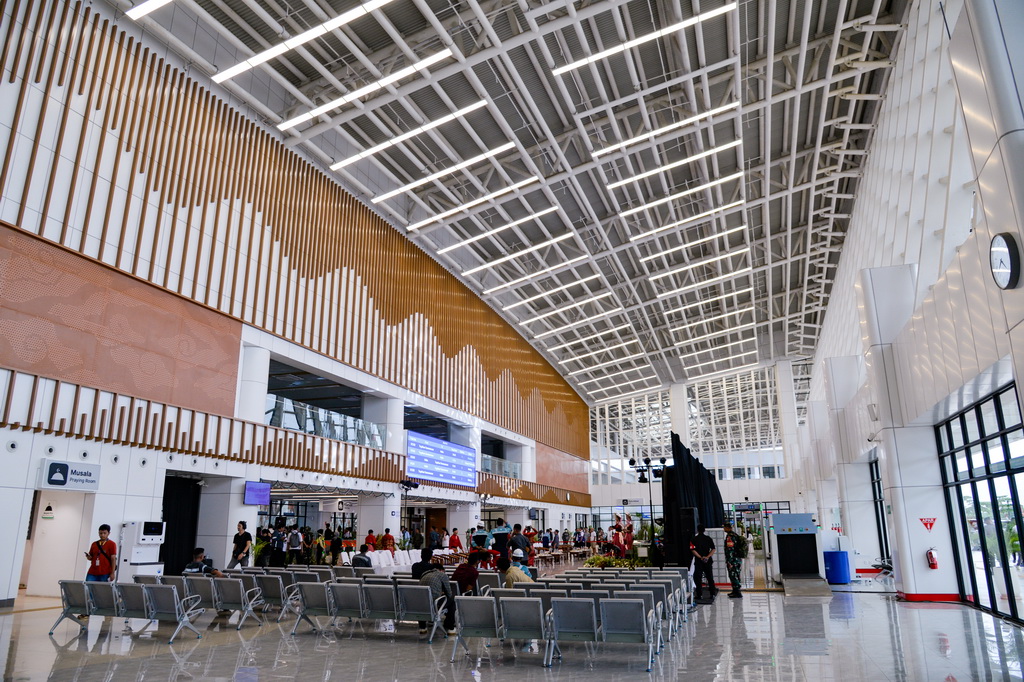 這是12月24日在印度尼西亞西爪哇省拍攝的雅萬高鐵卡拉旺站內景。