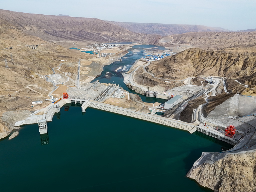 青海羊曲水電站實現全容量投產發電