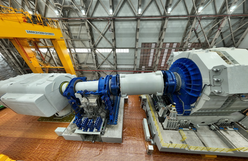 12月26日，建成投運的國家級海上風電研究與試驗檢測基地傳動鏈平臺（無人機照片）。