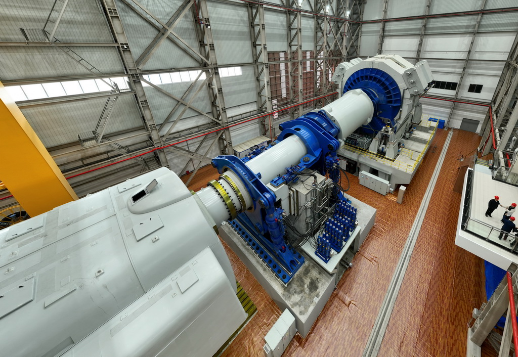 12月26日，建成投運的國家級海上風電研究與試驗檢測基地傳動鏈平臺（無人機照片）。