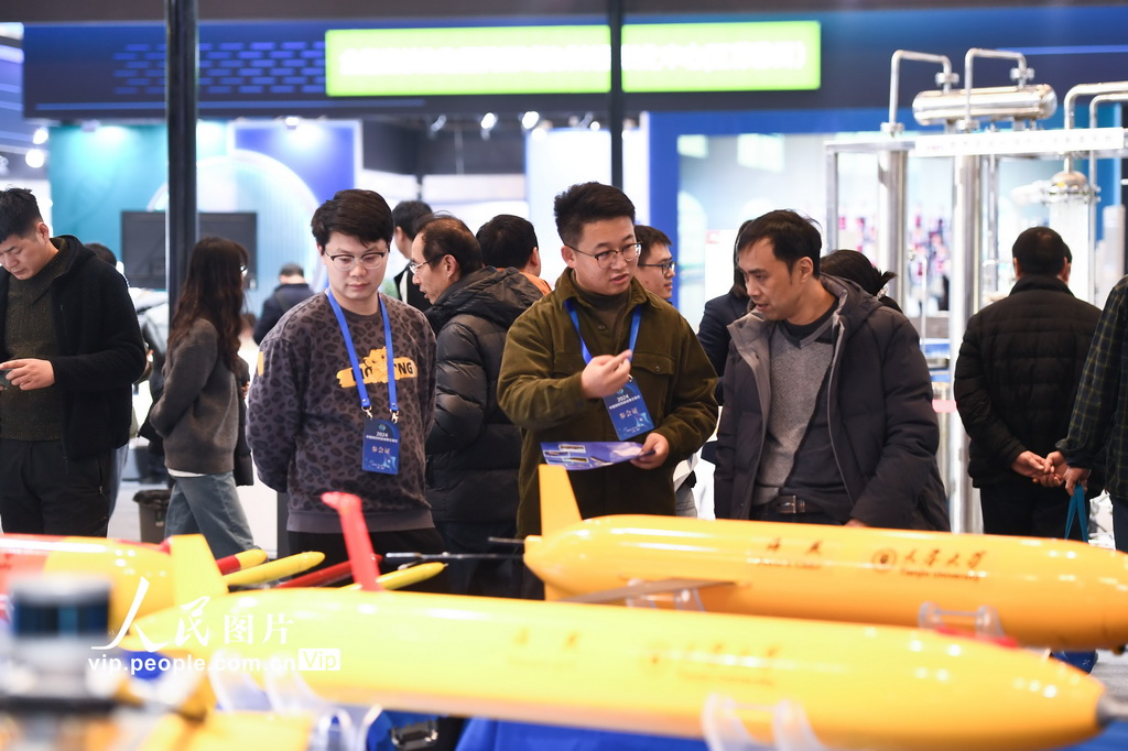 2024中國高?？萍汲晒灰讜谀暇╅_幕【2】