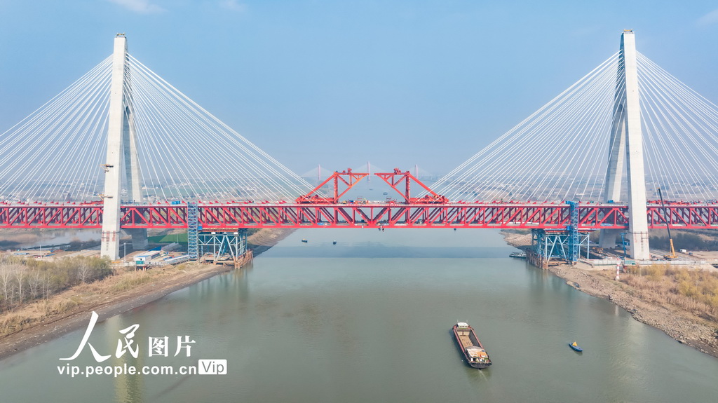 巢馬鐵路馬鞍山長江公鐵大橋副汊航道橋順利合龍【2】