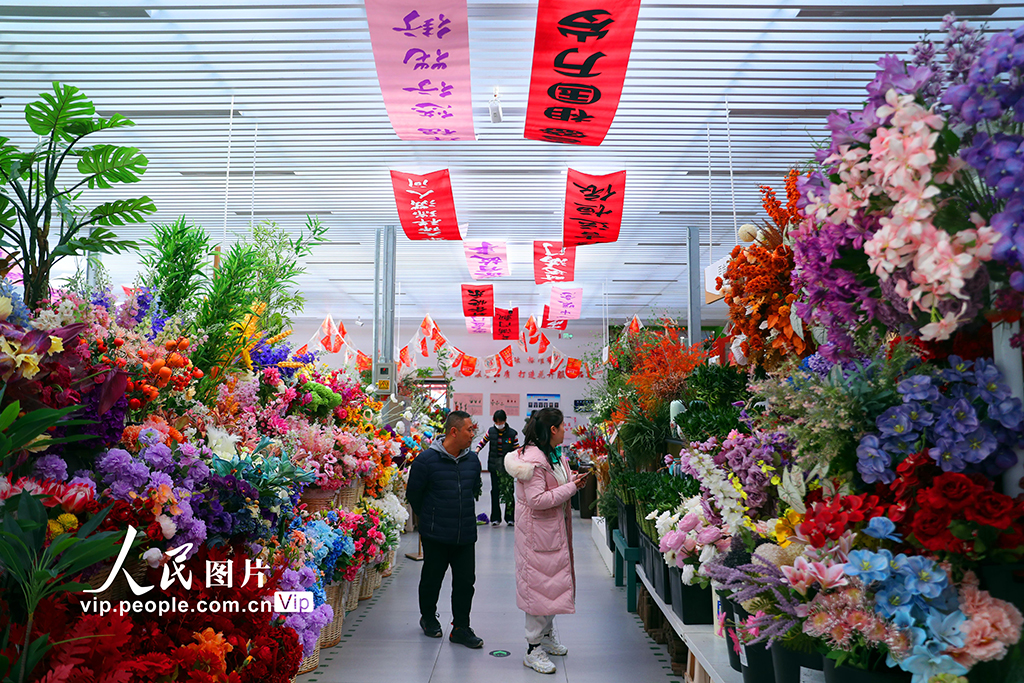 北京：新年臨近 花卉俏銷【3】