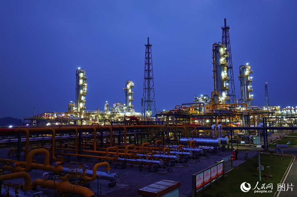 中石油首個新型采氣管理區年產油氣超300萬噸【8】