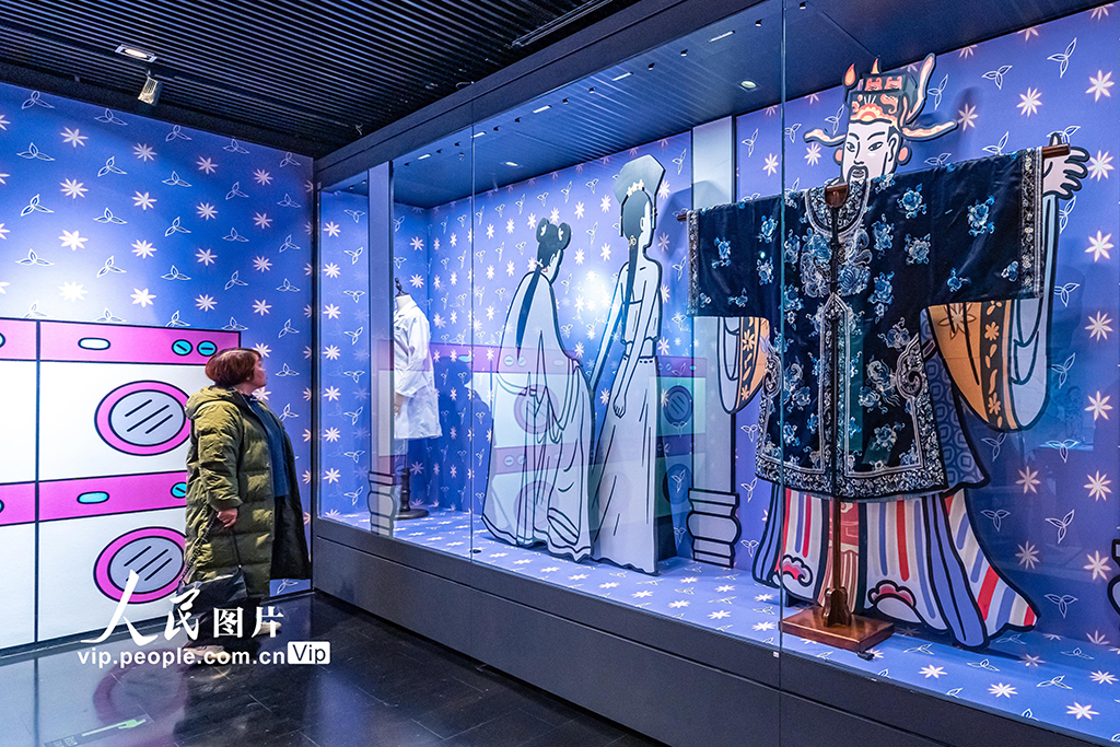 江蘇蘇州：“絲綢的故事——古今中外再想象”展啟幕【2】