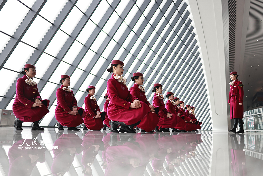 重慶：禮儀培訓備戰春運【6】