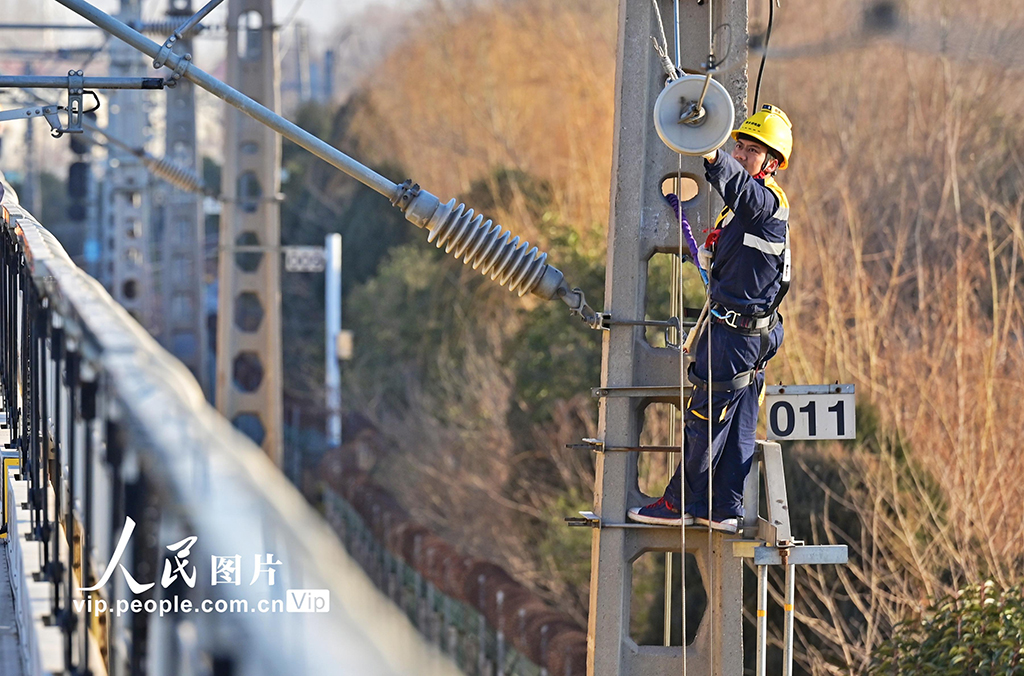 河南新鄉：檢修京廣鐵路備戰春運【2】
