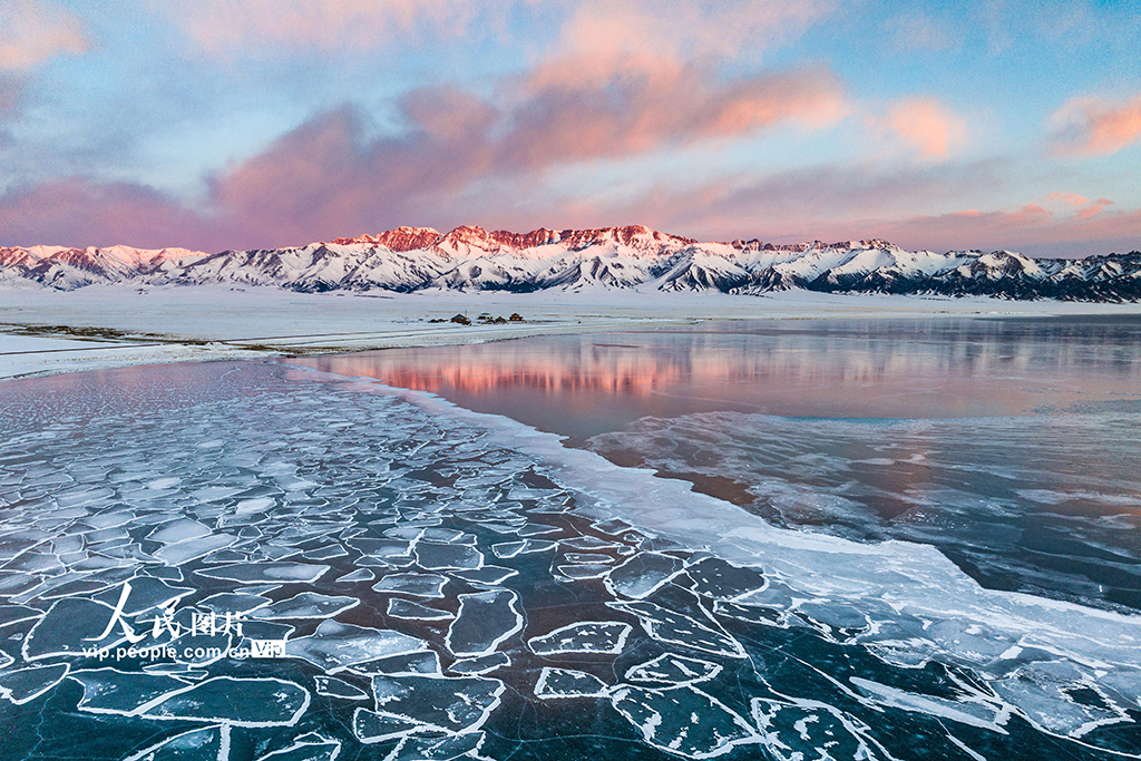 新疆博州：冬日賽里木湖景色壯美【3】