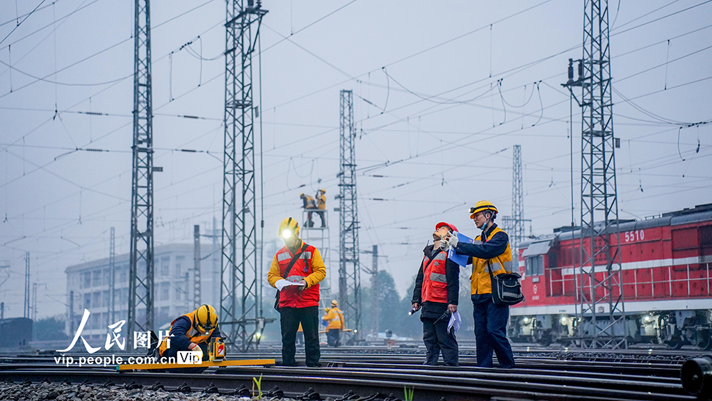重慶：集中檢修接觸網 為中歐班列護航【4】