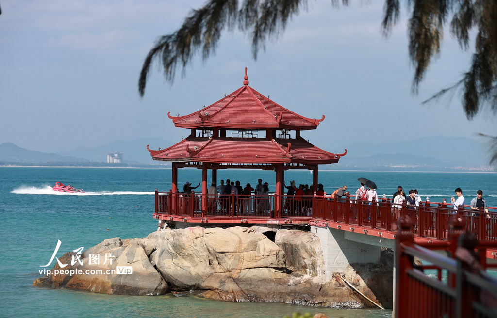 海南三亞：蜈支洲島景區游人如織【4】