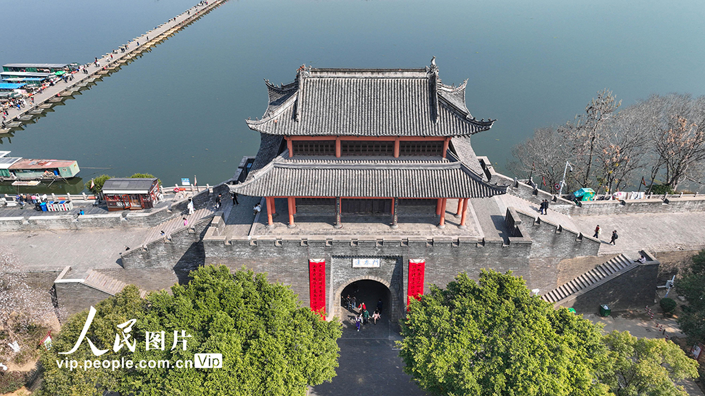 江西贛州：城門喜升聯 歡樂迎新春【2】