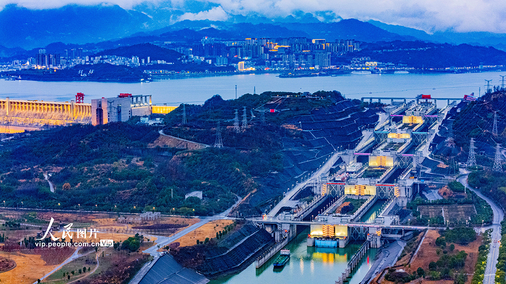 三峽船閘完成換向運行調整【3】