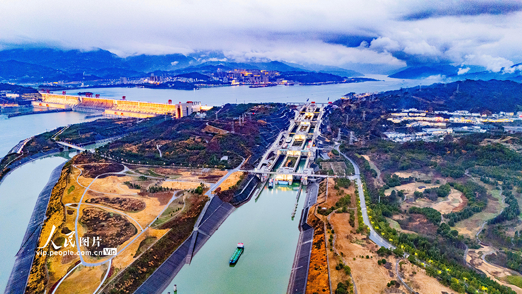 三峽船閘完成換向運行調整【4】