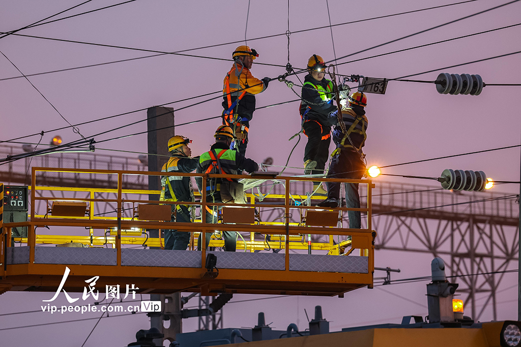 湖北襄陽：春節假期檢修線路保暢通【2】