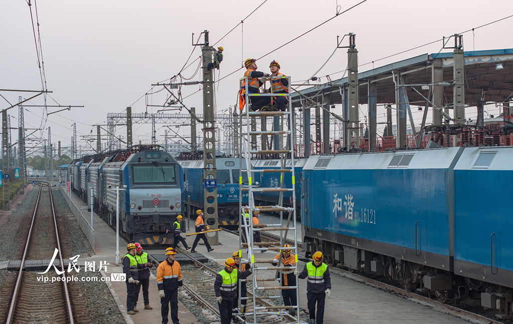 湖北襄陽：春節假期檢修線路保暢通【6】