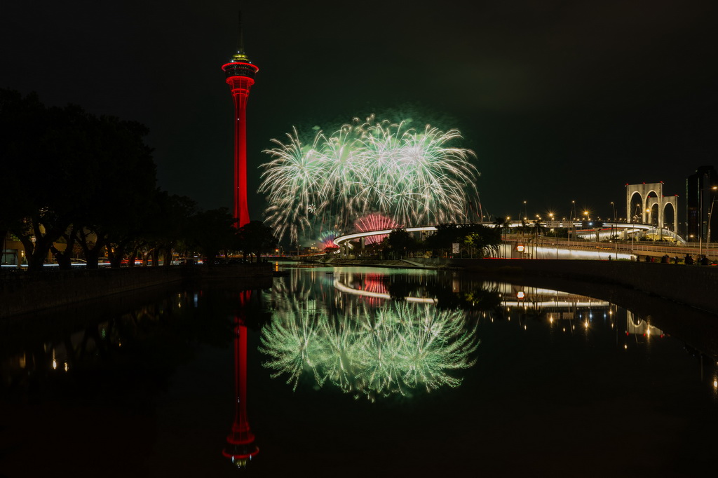 澳門舉行“歡樂春節 靈蛇獻瑞煙花匯演”【5】