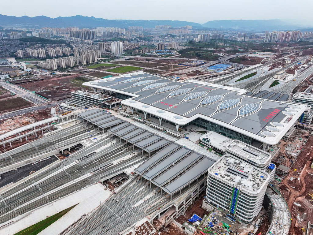 這是2月8日拍攝的重慶東站工程項目建設現場（無人機照片）。