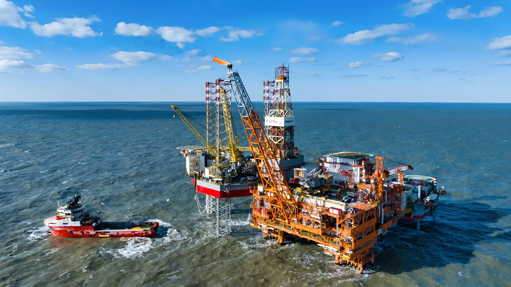 全球最大變質巖油田一期項目投產