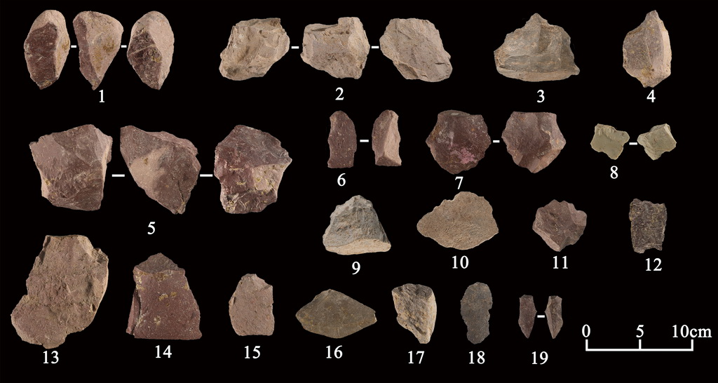 浙江仙居縣下湯遺址出土的打制石器（資料照片）。