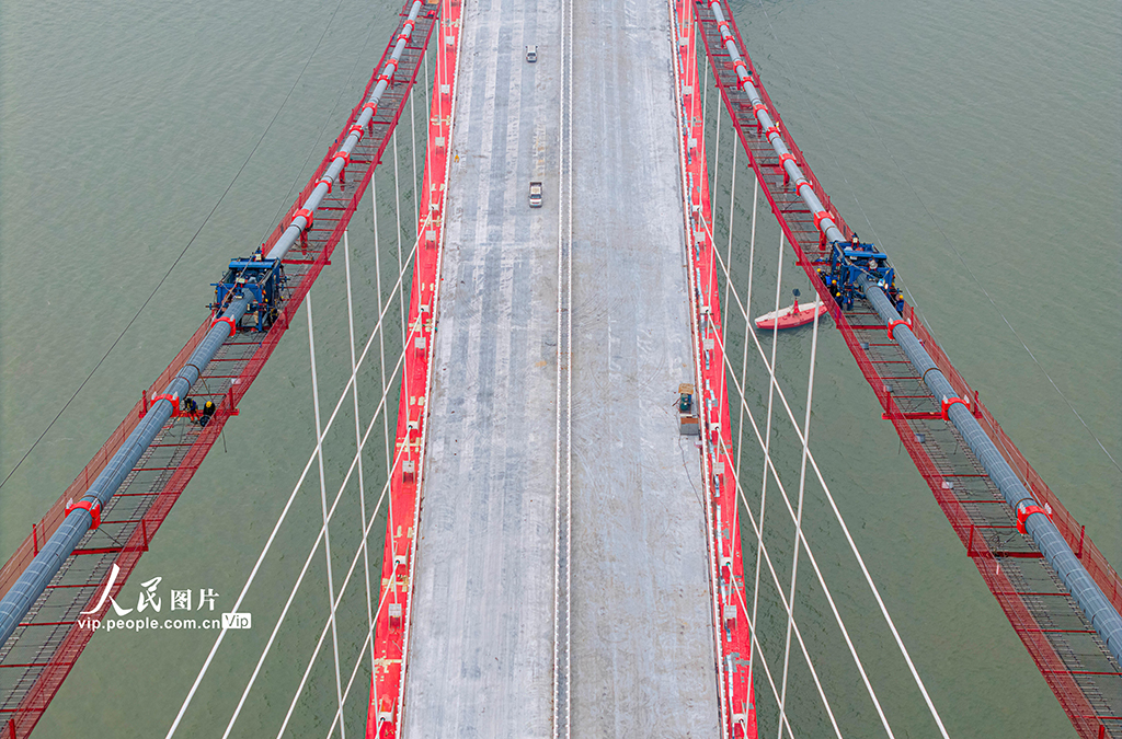 安徽銅陵：大橋主纜穿“新衣”【5】