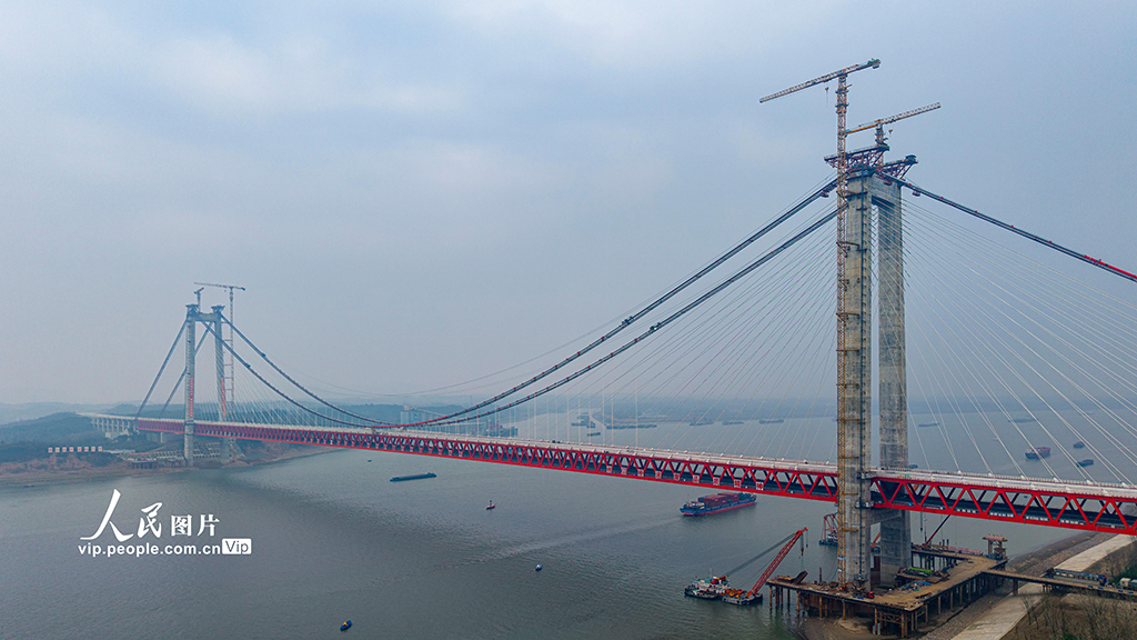 安徽銅陵：大橋主纜穿“新衣”【7】