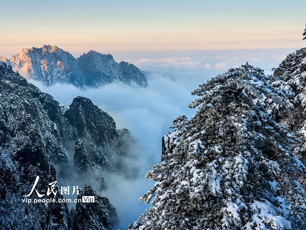 安徽黃山：霧凇云海美不勝收
