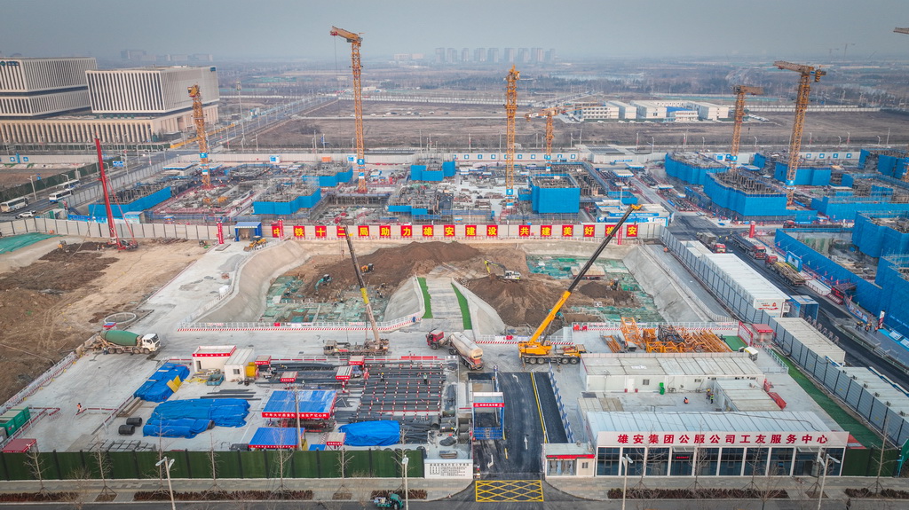 這是由中鐵十二局承建的雄安新區啟動區西北片區小學項目建設現場（2月27日攝，無人機照片）。