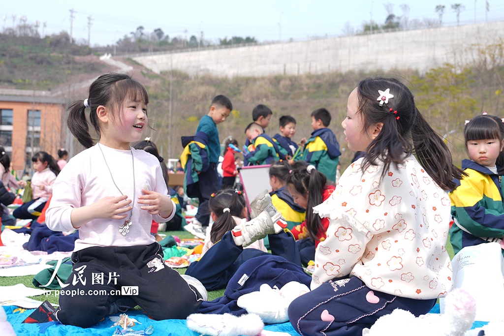 重慶：歡樂購物節 童趣滿校園【2】