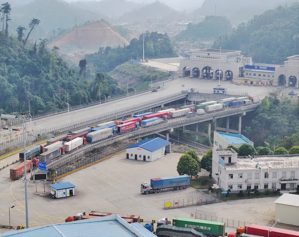 中越邊境貿易忙