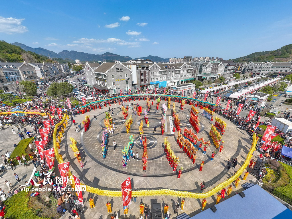 浙江奉化：布龍大巡游